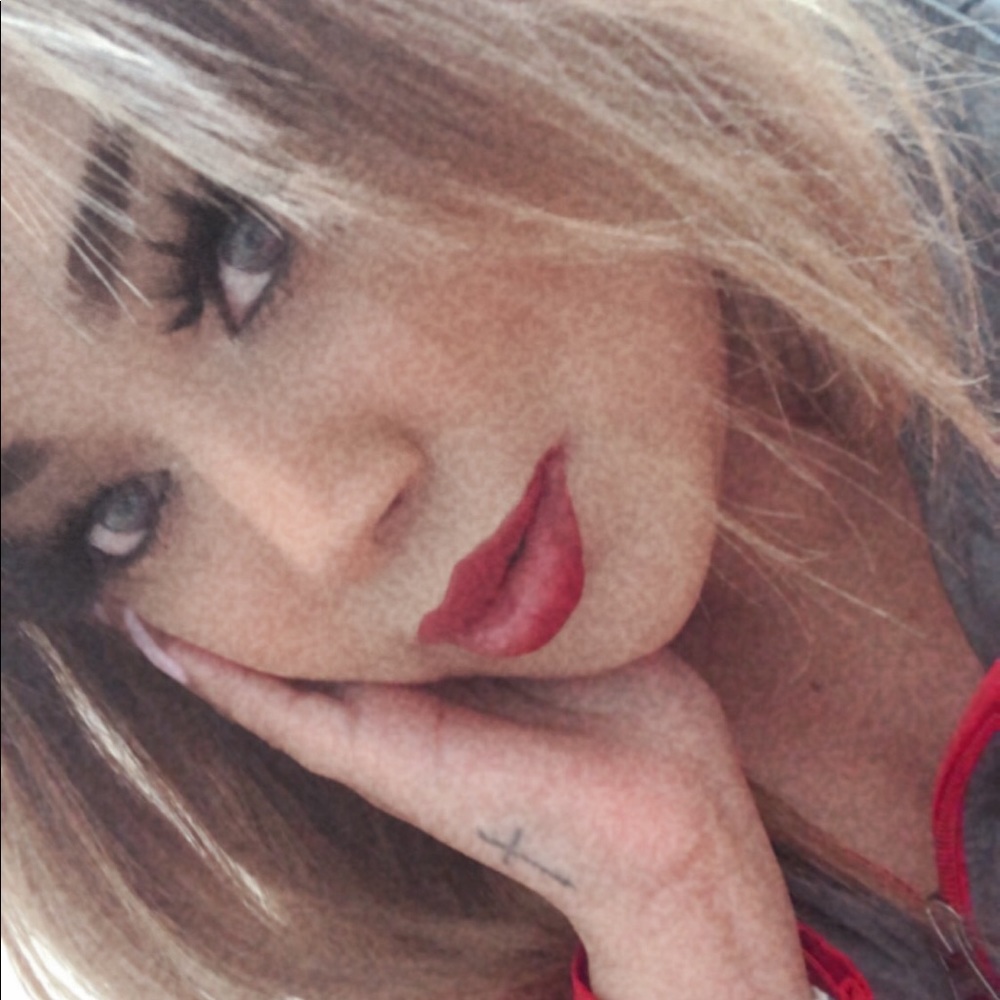 Meet your Posher, Leslie